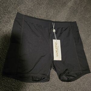 🖤NWT Lilly Pulitzer Luxletic Black Shorts